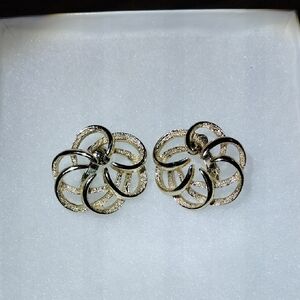 67' Sarah Cov. Tailored Swirl Elegant Gold Toned Swirl Earrings